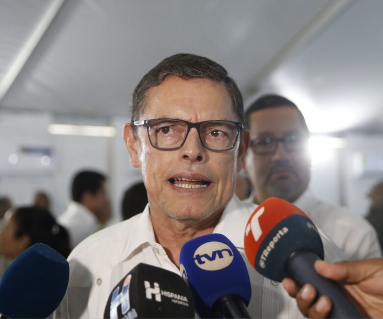 Ministro Ábrego admite golpe económico en comunidades del Darién por la caída del flujo migratorio