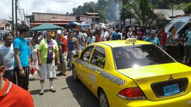 Cientos de devotos participan en las festividades del Cristo de Portobelo