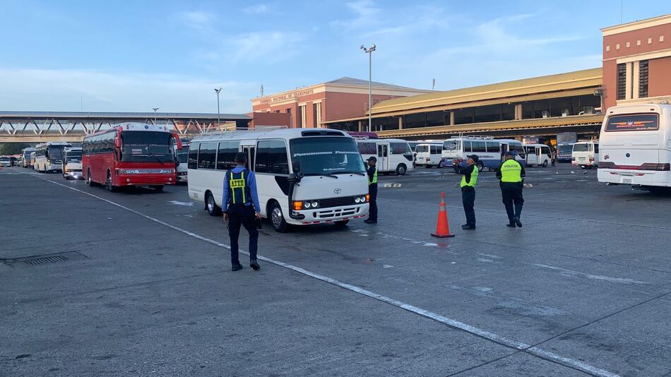 Prohíben circulación de transporte público con placas anteriores a 2023 desde octubre