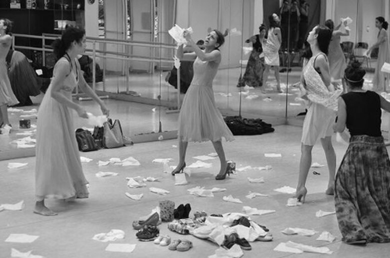 Una obra que reta las leyes universales