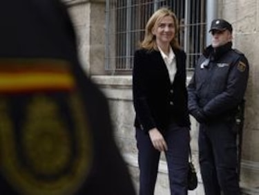 La infanta Cristina de Borbón pierde apoyo oficial