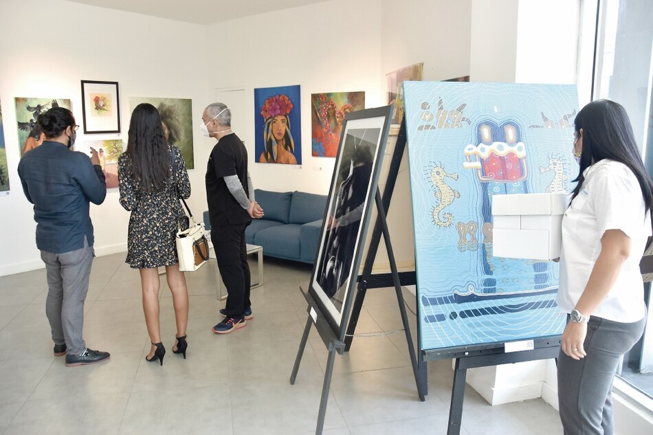 Tú donas, ellos oyen