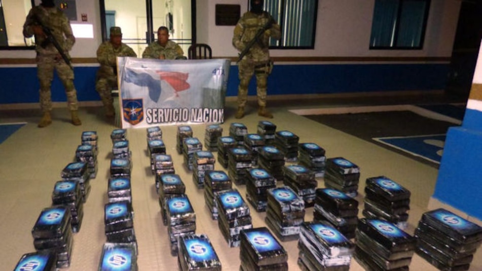 Decomisan 210 paquetes de presunta cocaína en Punta Mala