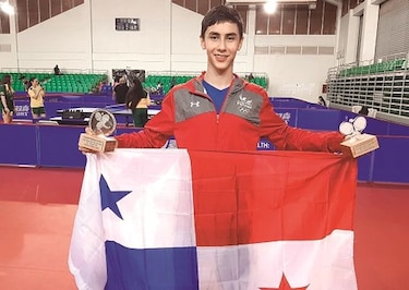 Jacobo Vahnish  gana torneo regional de tenis de mesa