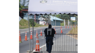 Cercos sanitarios y puestos de control en las provincias