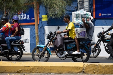 Saqueos y desesperación marcan la emergencia en Venezuela tras los terremotos