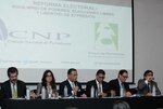 Con ‘el cierre de un medio pierde toda la sociedad’
