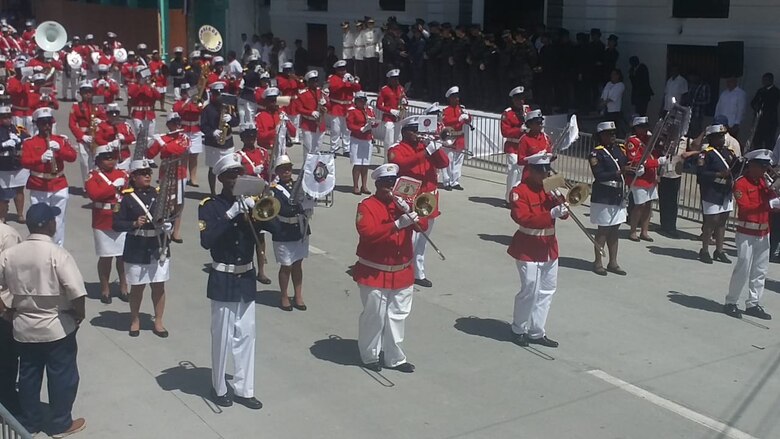 Celebración del 5 de noviembre en Colón: entre división e inauguración de obras