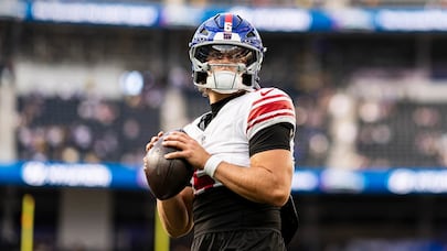 NFL: Golpe brutal a Jaxson Dart le pone fin a su temporada