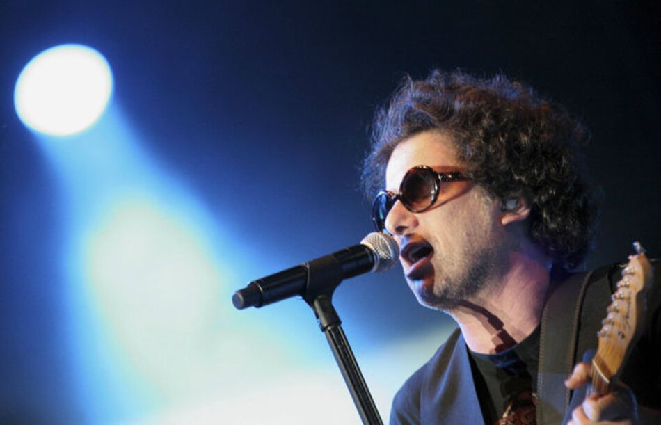 Por presunta incitación al consumo de drogas, denuncian al cantante Andrés Calamaro