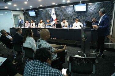 Diputados plantan a la UP en debate sobre la CSS; Jované cuestiona: ‘¿Para qué nos invitaron?’