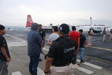 Panamá deporta a 43 personas; 5 con antecedentes penales graves