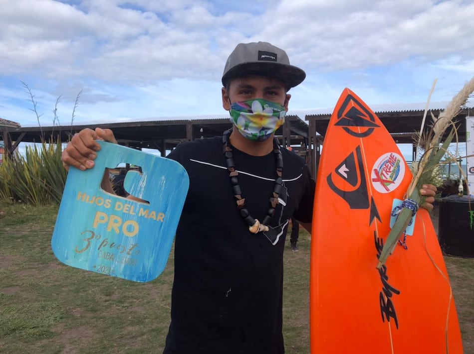 Tao Rodríguez, una promesa del surf panameño que se destaca en Argentina