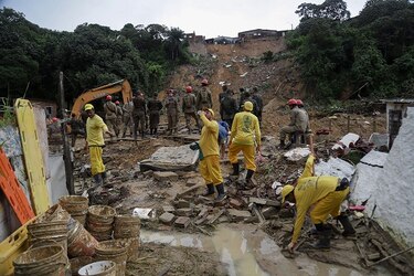 Temor a nuevos deslaves atormenta a vecinos de la brasileña Recife, que lamenta más muertes