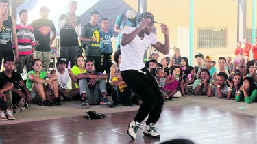 El ‘hip hop’ aboga por la paz