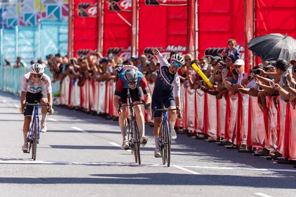 Bolívar Espinosa se adueña de la primera etapa de la Vuelta a Guatemala