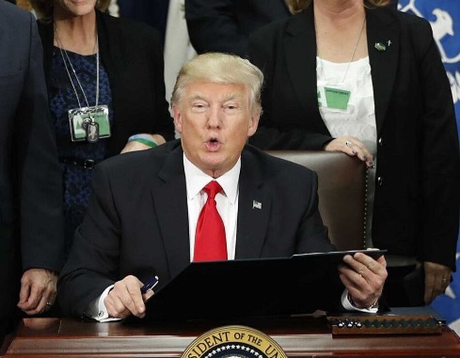 Congreso de Estados Unidos aprobará $15 mil millones para el muro de Trump