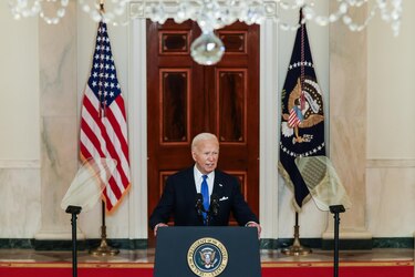 Joe Biden promete acatar los límites de la Presidencia si es reelegido, a diferencia de Donald Trump