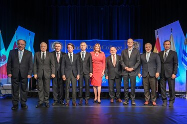 Exgobernantes piden en un foro combatir el populismo y salvar la democracia
