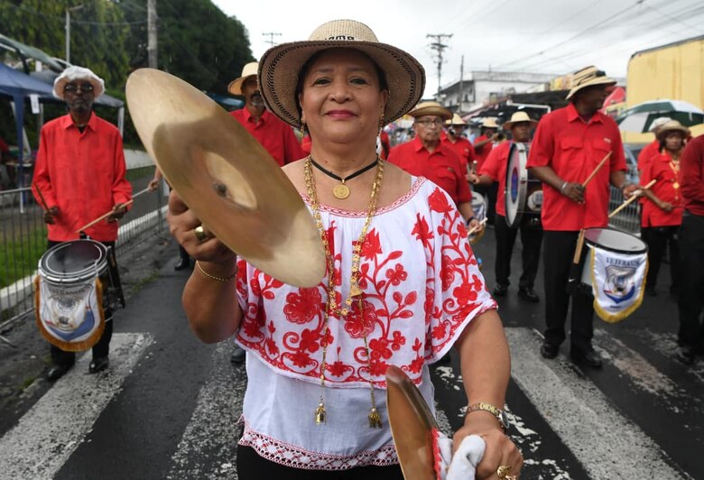San Miguelito y Betania celebran el 28 de noviembre con coloridos desfiles