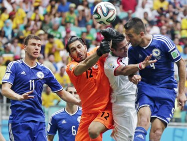 Bosnia logra primer triunfo en un Mundial y acaba con ilusión de Irán