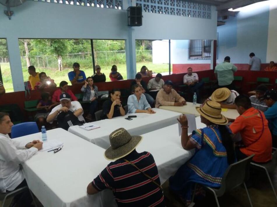 Sin acuerdo culmina reunión entre gobierno y autoridades comarcales