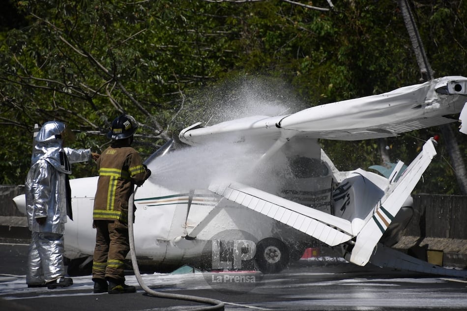 Aeronave se accidenta en vía La Amistad; los cuatro pasajeros están a salvo