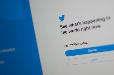 Twitter cierra miles de cuentas de noticias falsas en todo el mundo