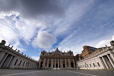El Vaticano defiende bendiciones gays: ‘La Iglesia de hoy no es la Iglesia de hace 2,000 años’