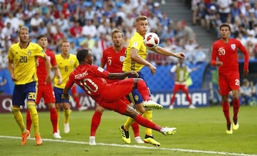 FIFA multa a Uruguay e Inglaterra, por medias no permitidas