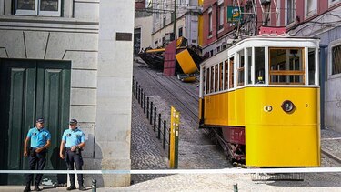 Qué se sabe del accidente del histórico funicular de Lisboa que dejó al menos 16 muertos