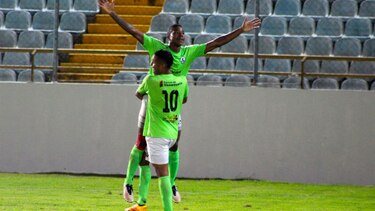 Torres y Clarke anotan en el triunfo del Zamora