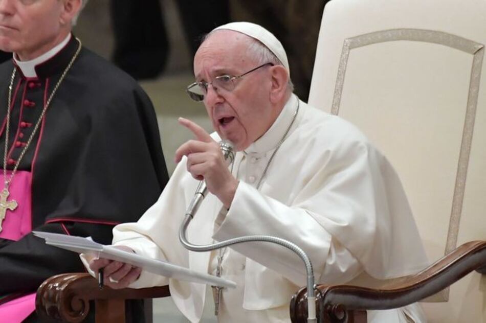 Papa Francisco pide buscar 'soluciones negociadas' a crisis de Venezuela