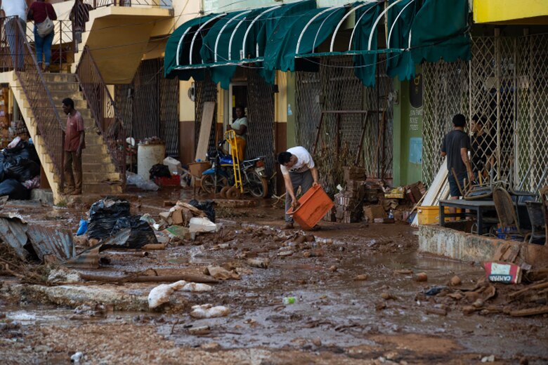 Huracán Melissa deja devastación en Jamaica: familias tardarán años en recuperarse
