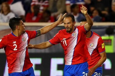 Costa Rica vence 2-0 a Estados Unidos