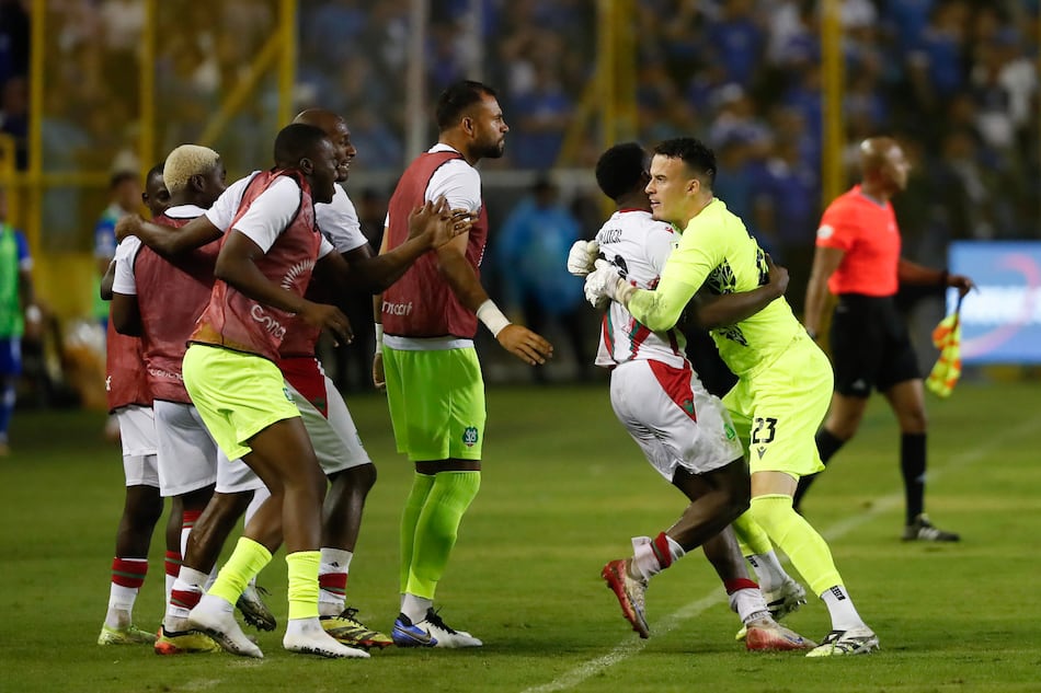 Surinam saca una victoria inédita en su visita a El Salvador