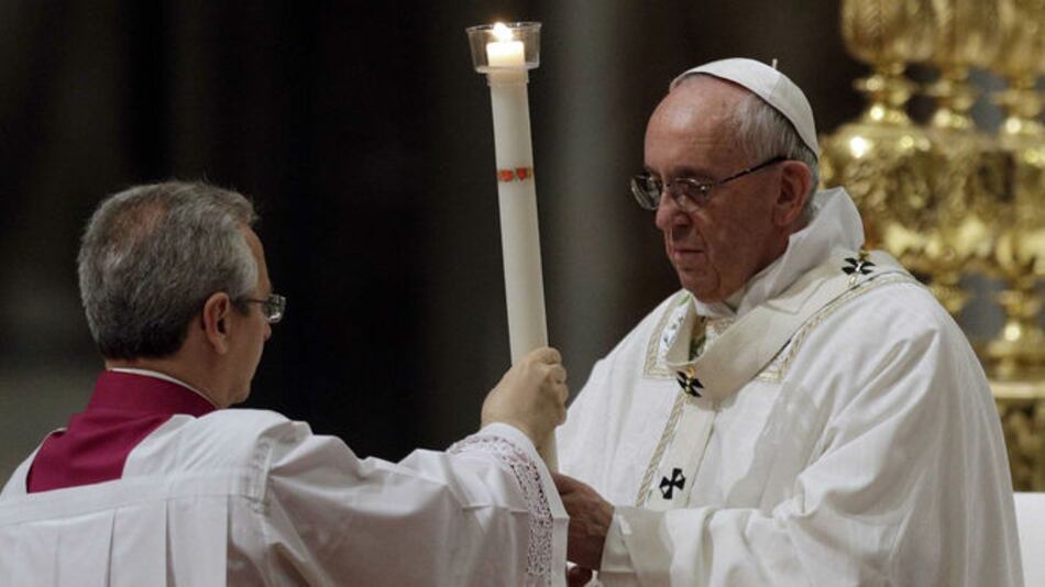 Papa preside Vigilia Pascual en medio del temor por ataques