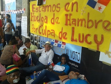 Huelga de hambre de docentes en la Defensoría