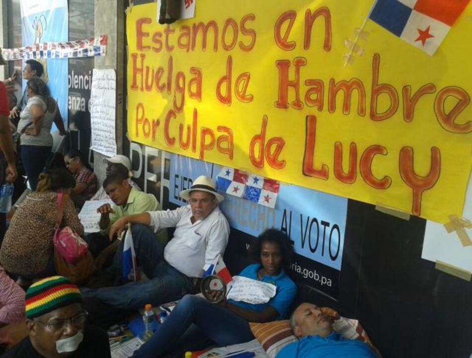 Huelga de hambre de docentes en la Defensoría