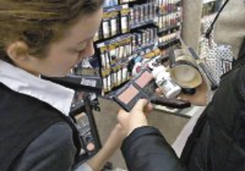 Revlon eliminará 250 posiciones de trabajo