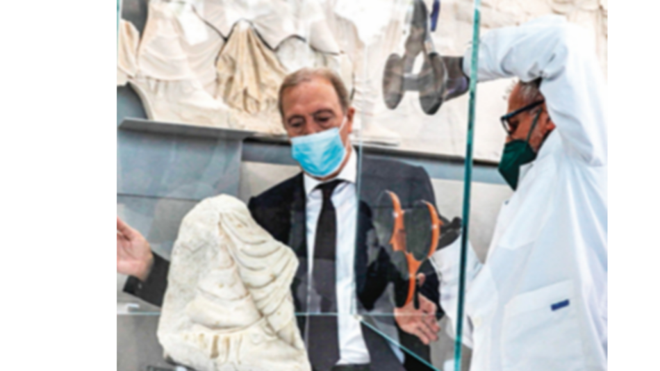 Italia presta a Grecia un fragmento del friso del Partenón