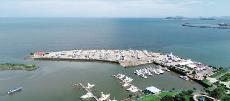 Club de Yates y Pesca, en medio de otra obra pública