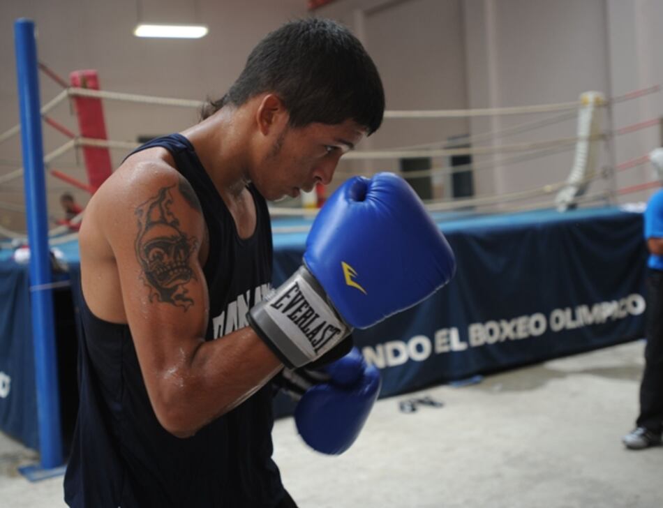 Boxeador Huertas cae ante puertorriqueño Verdejo