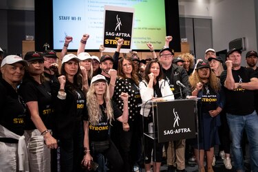 La niñera rebelde frente a Hollywood