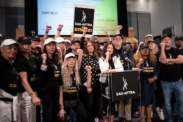 La niñera rebelde frente a Hollywood