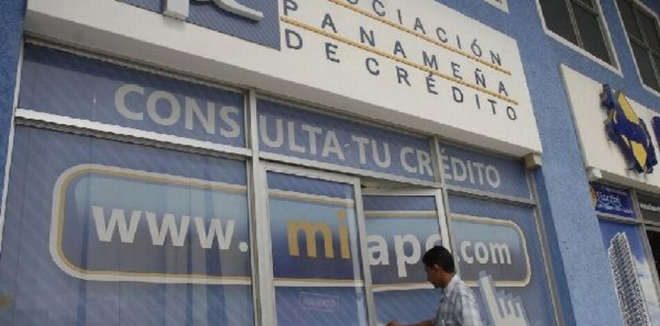 Presidente sanciona ley que reduce a cinco años la prescripción del historial de crédito en la APC