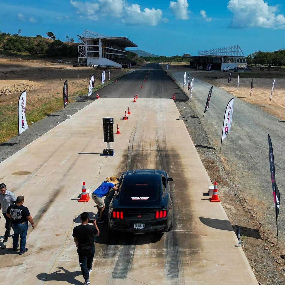 El Autódromo Panamá inaugura su pista con el Campeonato de Aceleración