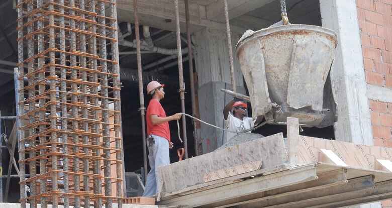 Cementeras responden a baja demanda con inversión, diversificación y exportación