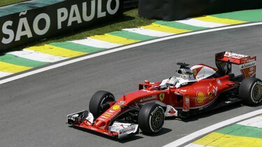 Ecclestone aboga por un formato de dos carreras en lugar de una