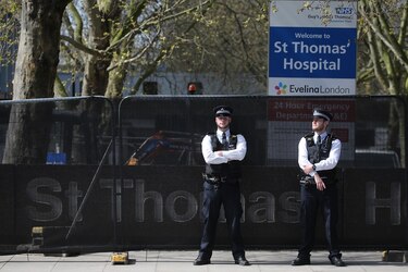 Boris Johnson está ‘estable’ en el hospital donde lucha contra el coronavirus